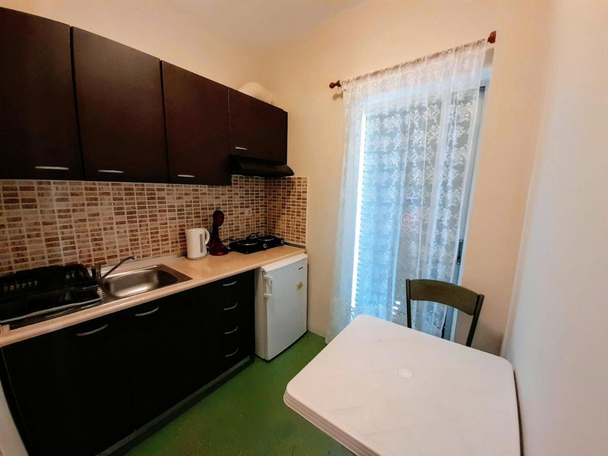 Villa California Dioniszíu-part Kültér fotó